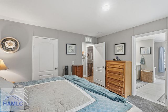 454 Pine Avenue, Midway, GA 31320