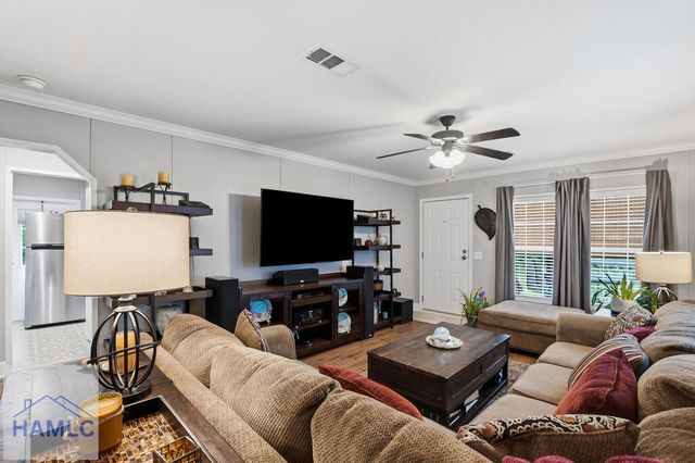 454 Pine Avenue, Midway, GA 31320
