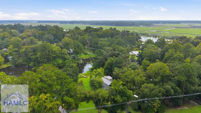 454 Pine Avenue, Midway, GA 31320