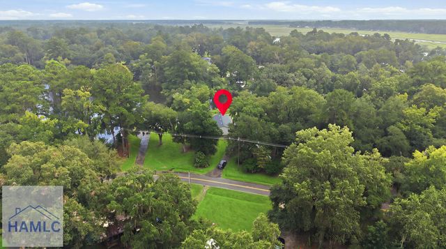454 Pine Avenue, Midway, GA 31320