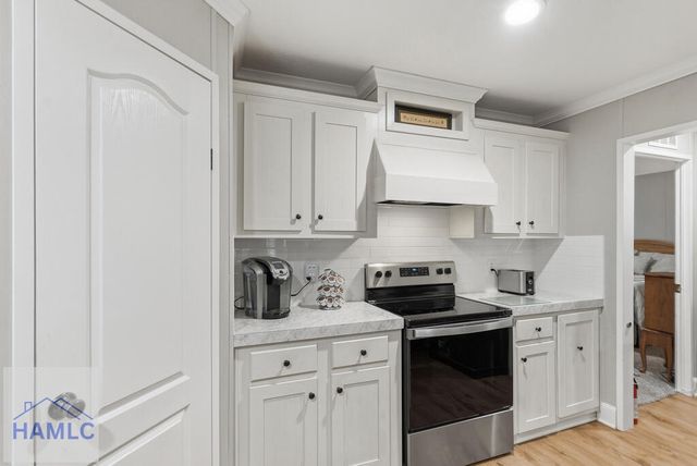454 Pine Avenue, Midway, GA 31320