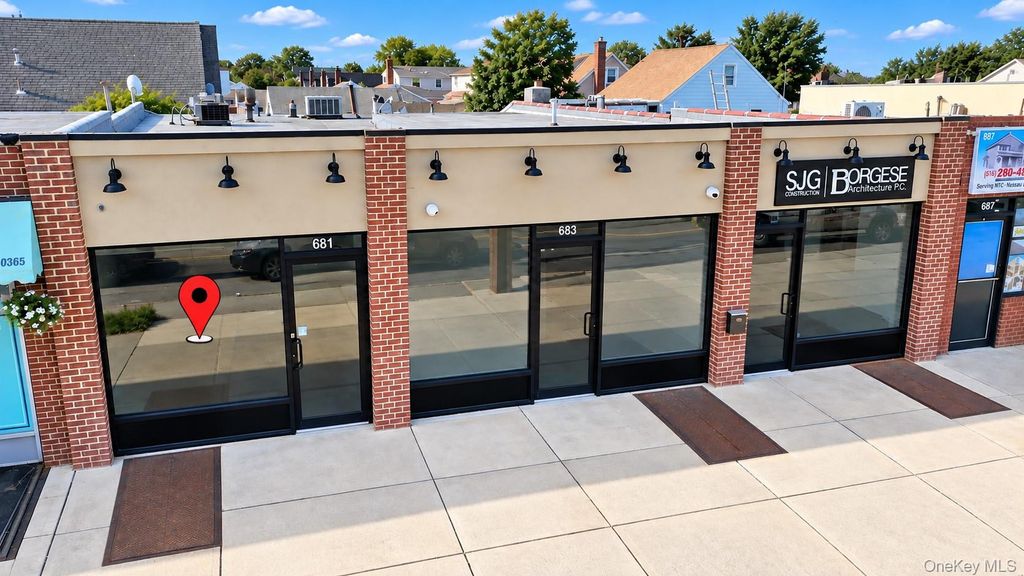 681 Hempstead Tpke, Franklin Square, NY 11010 — exterior
