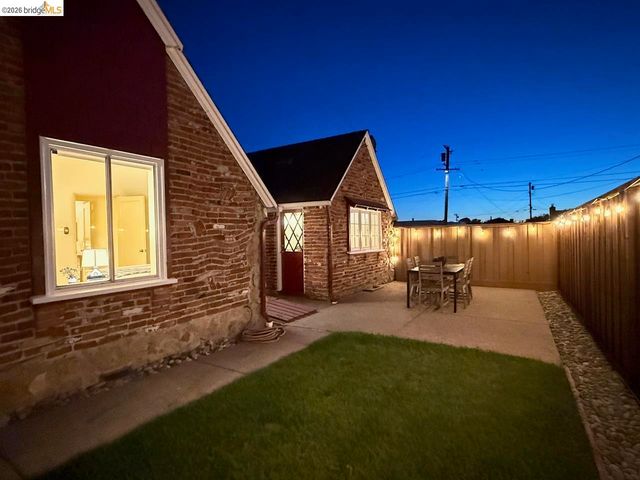 458 Key Blvd, Richmond, CA 94805