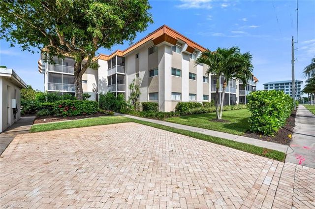 1100 Gulf Shore BLVD N 312, Naples, FL 34102