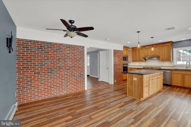 140 BOND ST, New Freedom, PA 17349