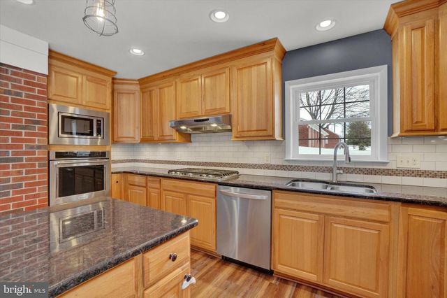 140 BOND ST, New Freedom, PA 17349