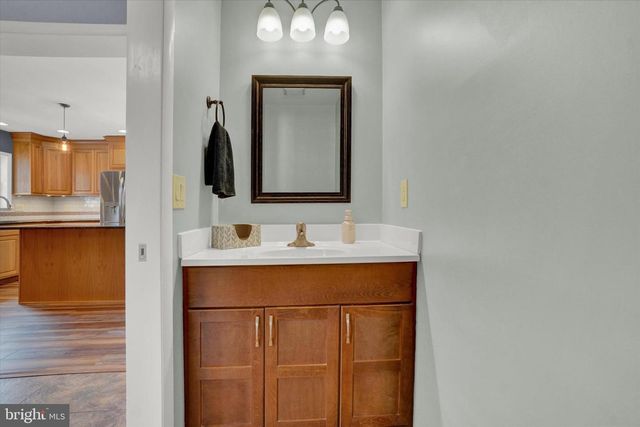 140 BOND ST, New Freedom, PA 17349