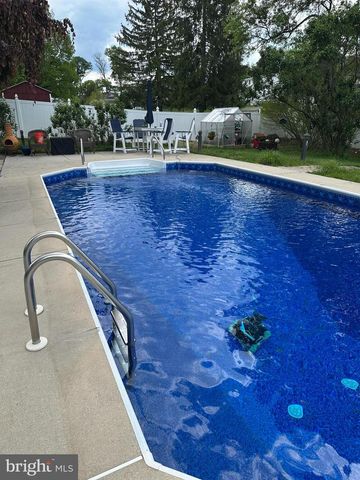 140 BOND ST, New Freedom, PA 17349