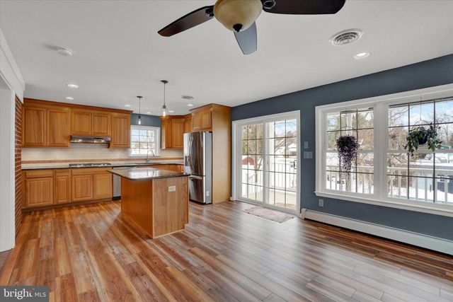 140 BOND ST, New Freedom, PA 17349