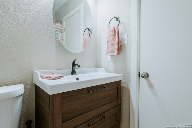 335 Sharon, Boerne, TX 78006