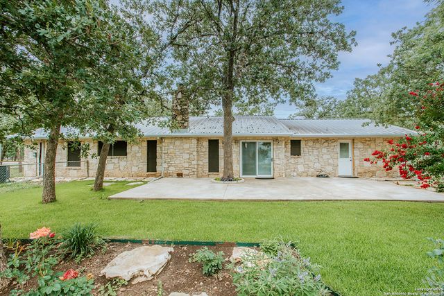 335 Sharon, Boerne, TX 78006