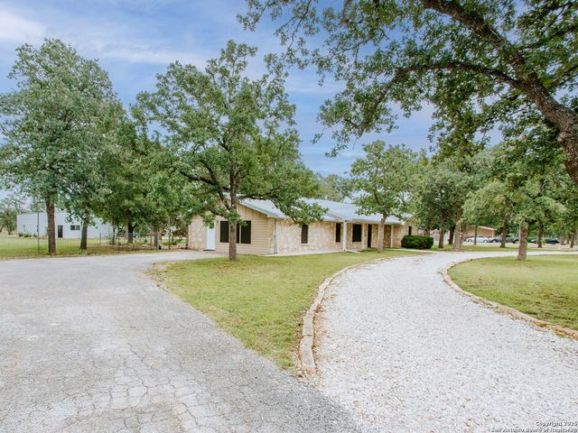 335 Sharon, Boerne, TX 78006