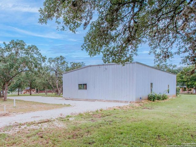 335 Sharon, Boerne, TX 78006