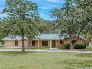 335 Sharon, Boerne, TX 78006