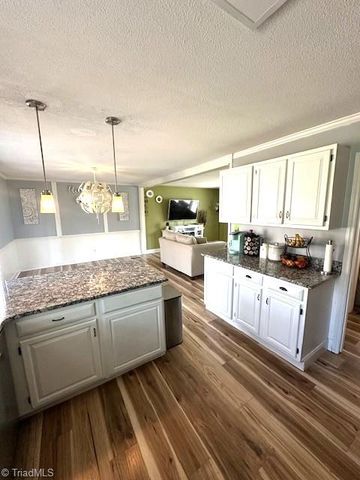 307 Brookview Circle, Jamestown, NC 27282