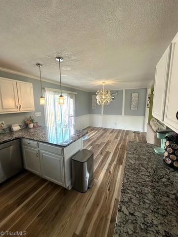 307 Brookview Circle, Jamestown, NC 27282