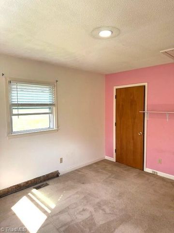 307 Brookview Circle, Jamestown, NC 27282