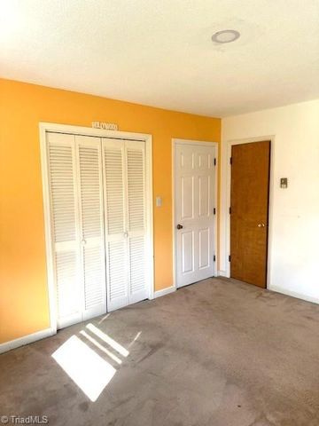 307 Brookview Circle, Jamestown, NC 27282