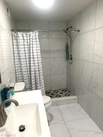 307 Brookview Circle, Jamestown, NC 27282