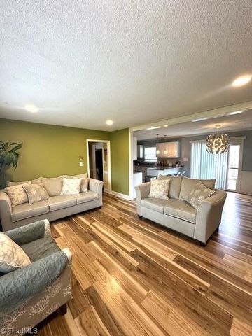 307 Brookview Circle, Jamestown, NC 27282