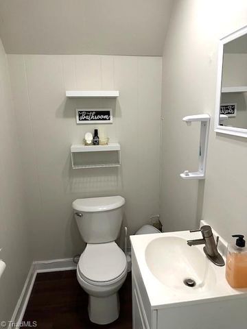 307 Brookview Circle, Jamestown, NC 27282