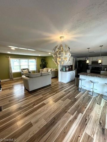 307 Brookview Circle, Jamestown, NC 27282