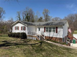 307 Brookview Circle, Jamestown, NC 27282