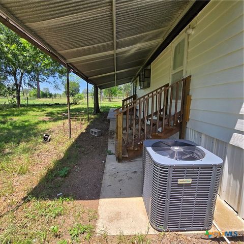 3041 Fm 671, Luling, TX 78648