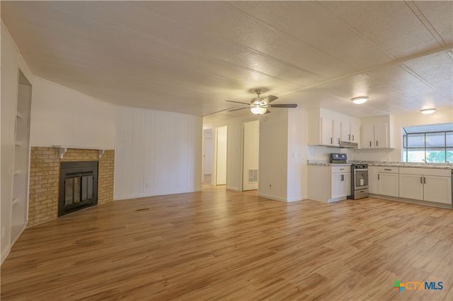 3041 Fm 671, Luling, TX 78648