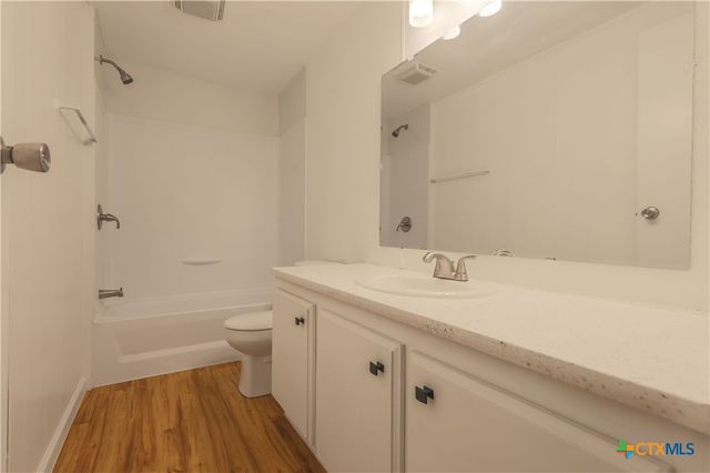 3041 Fm 671, Luling, TX 78648