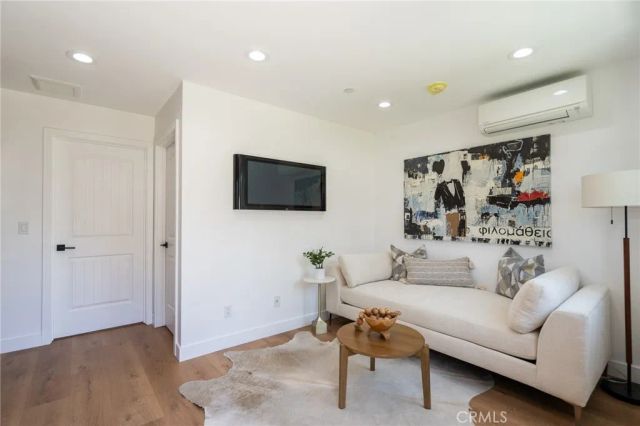 738 California Avenue, Simi Valley, CA 93065