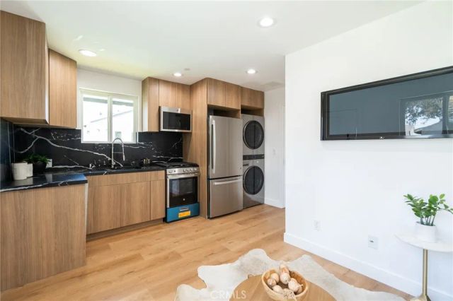 738 California Avenue, Simi Valley, CA 93065