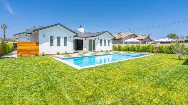 738 California Avenue, Simi Valley, CA 93065
