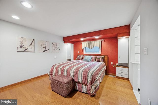 744 SCHOOL LINE DR, King Of Prussia, PA 19406