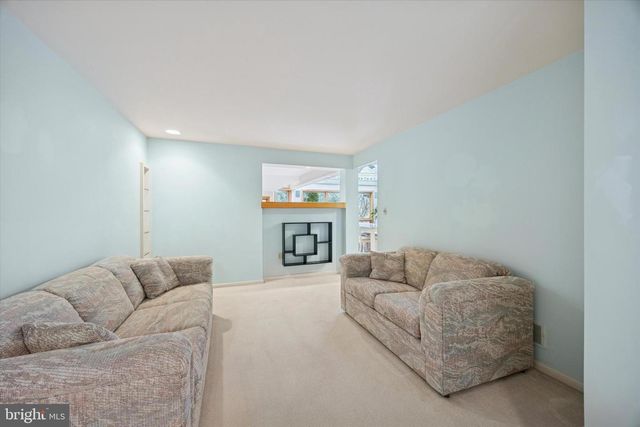 744 SCHOOL LINE DR, King Of Prussia, PA 19406