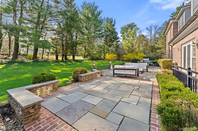 50 Greendale Road, Scarsdale, NY 10583