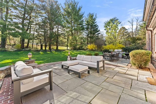 50 Greendale Road, Scarsdale, NY 10583