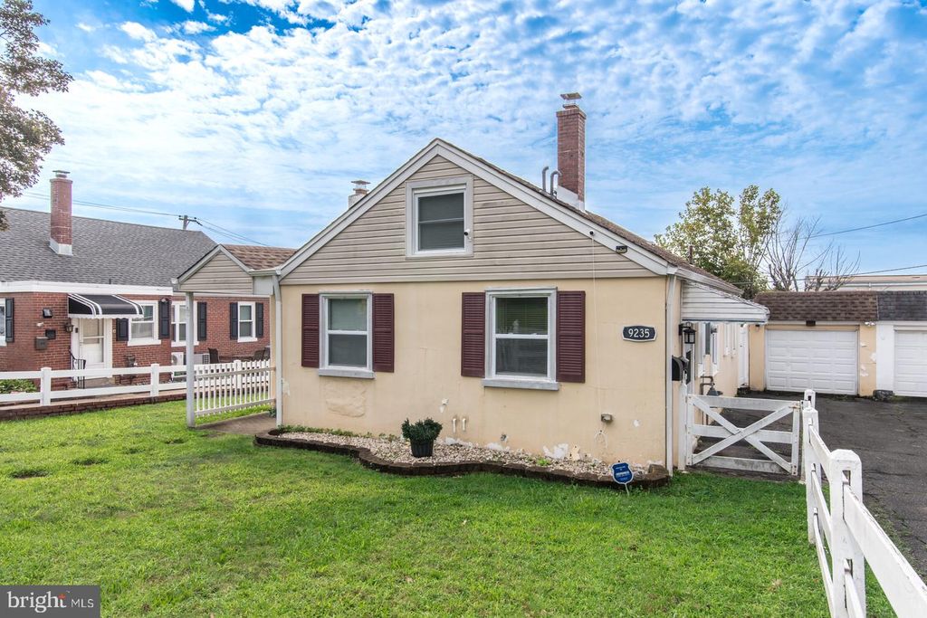 9235 WESLEYAN RD, PHILADELPHIA, PA 19114 — photo 2