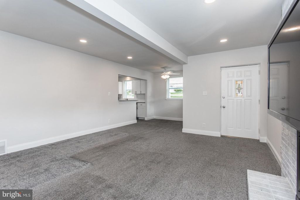 9235 WESLEYAN RD, PHILADELPHIA, PA 19114 — photo 4