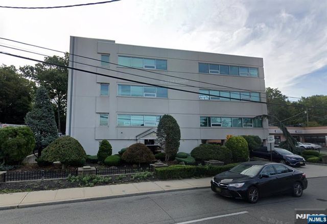 725 Grand Avenue 304, Ridgefield, NJ 07657