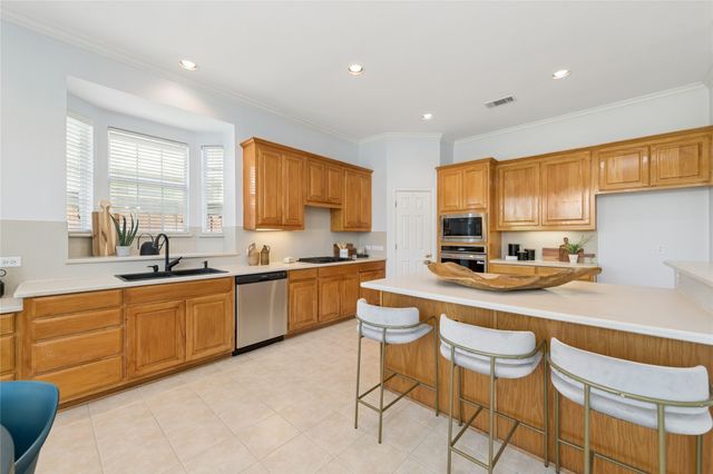 3825 Brookfield Drive, Plano, TX 75025