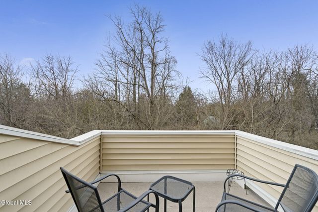 214 Lois Lane, Niskayuna, NY 12304