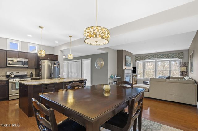 214 Lois Lane, Niskayuna, NY 12304