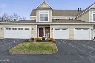 214 Lois Lane, Niskayuna, NY 12304