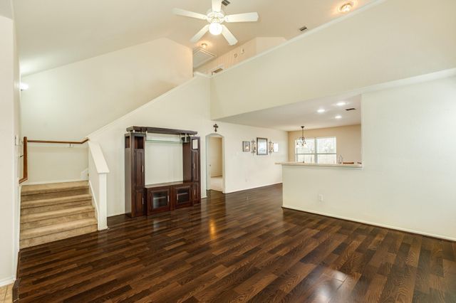 999 Brady Lane, Alvin, TX 77511