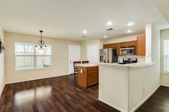 999 Brady Lane, Alvin, TX 77511