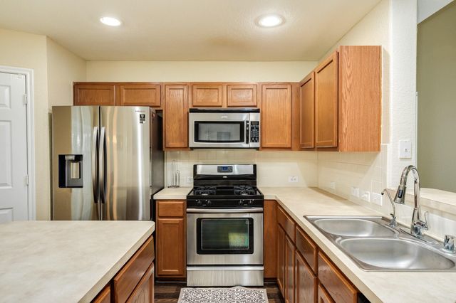 999 Brady Lane, Alvin, TX 77511