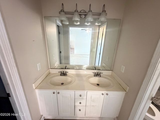 6300 Baylor Drive, Wilmington, NC 28412