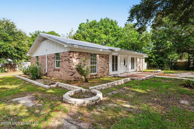 1318 Parktown Drive, Ocean Springs, MS 39564