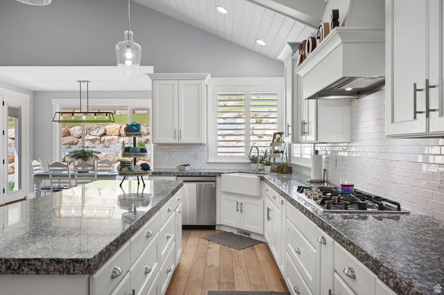 14922 S LAKE RIDGE CIRCLE CIR, Herriman, UT 84096